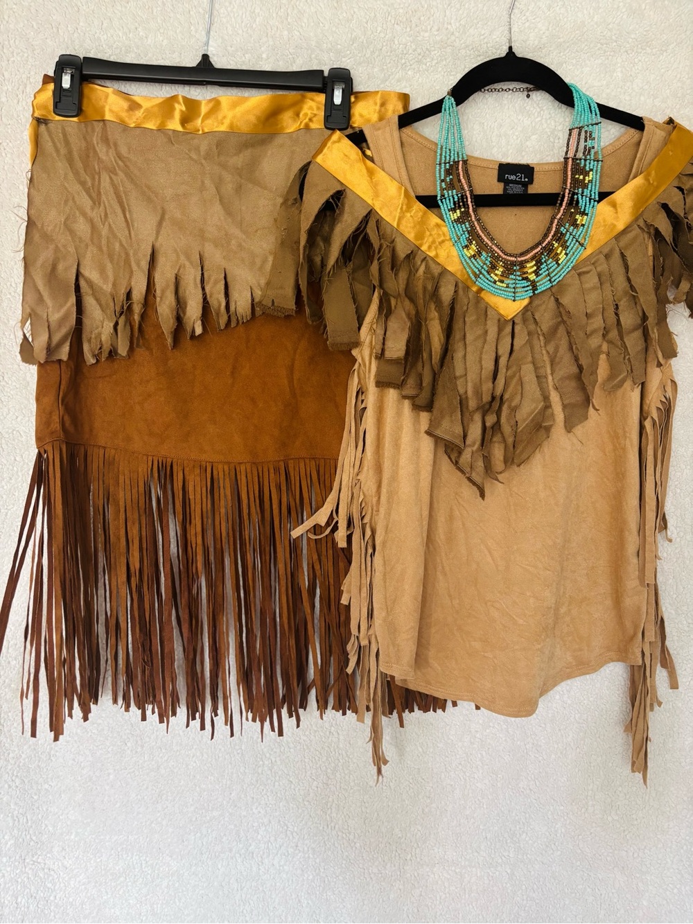 Custom Pocahontas Costume Set – Adult M – Rue 21 Suede Top, Skirt, Necklace, Wig